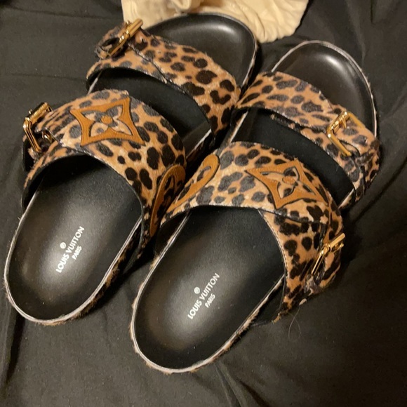 LV SANDALS - Picture 2 of 3